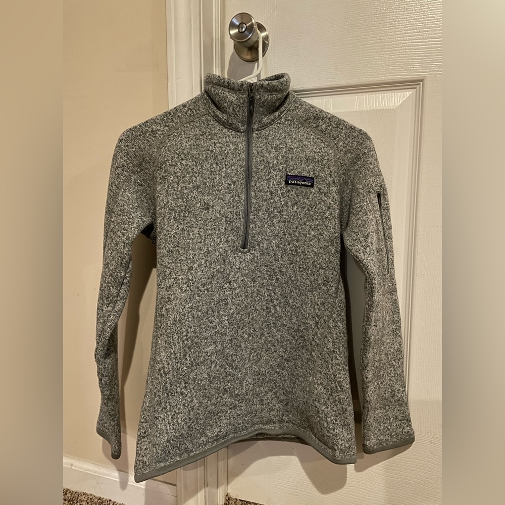 Patagonia quarter zip, gray women’s zip up. Size: XS